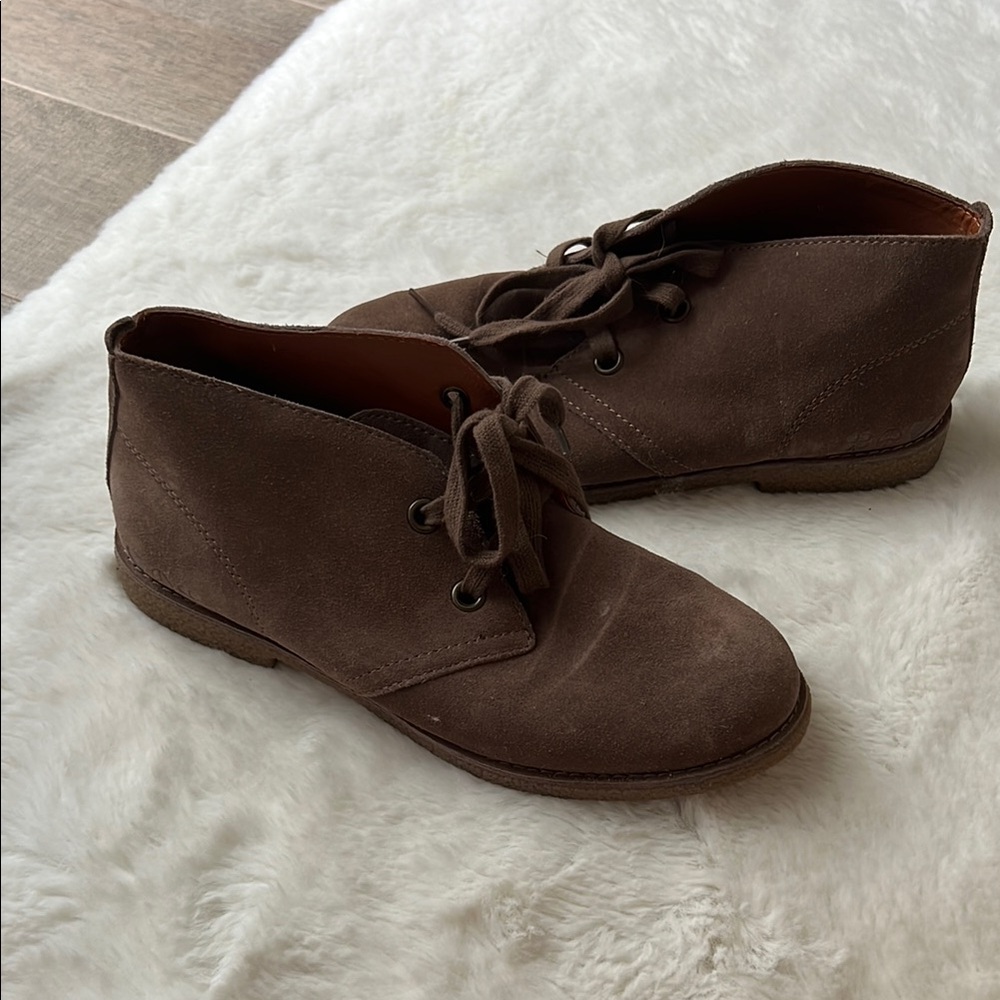 Lucky Brand Brown Lace Up Boots with Suede Finish